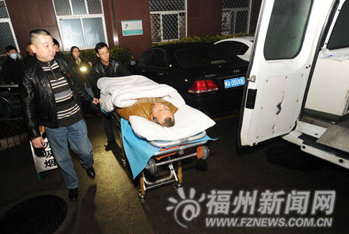 13日清晨天刚蒙蒙亮时，市红十字会启动两岸绿色救助通道从福州出发送台胞付先生回家，市红会派出专员配合市二医院的医生和护士一路细心陪护。