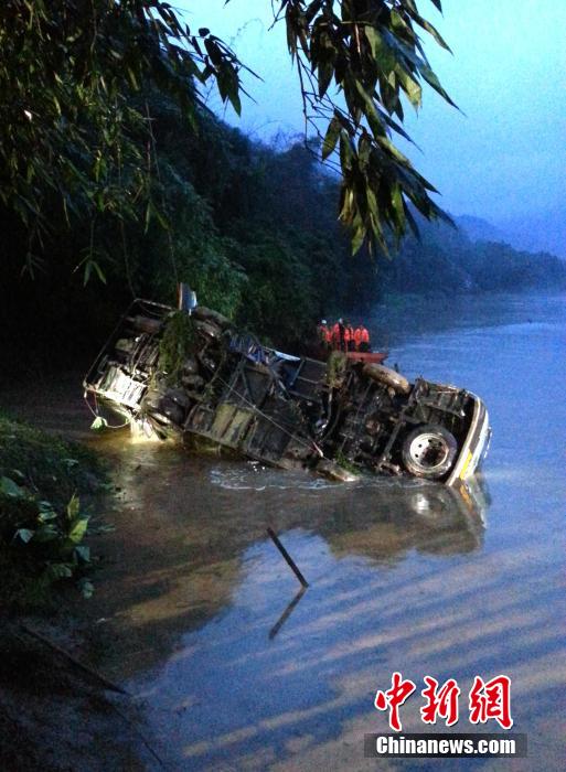 5月23日12时30分许，福建华安发生一起较大交通事故