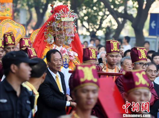 “2017湄洲妈祖巡游台湾”活动展开，促进两岸民间文化交流。