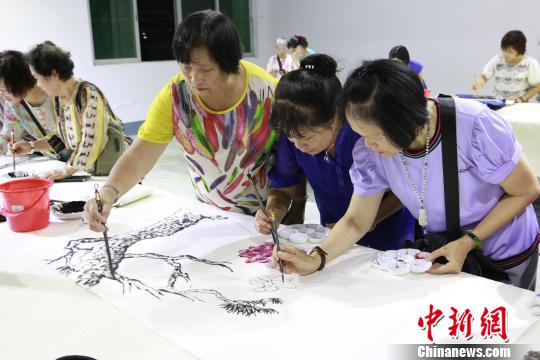 海峡两岸书画家笔会在“妈祖故里”福建湄洲岛举行