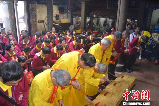台湾彰化员林福宁宫首次赴妈祖故里福建湄洲岛谒祖进香