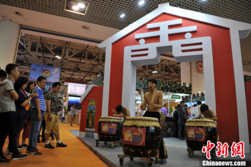 5月12日，旅博会金门展馆，金门两字为元素设计的展台个性十足。当日，第十三届海峡旅游博览会在厦门拉开帷幕，为民众献上一场精彩的“旅游欢乐嘉年华”。<a target='_blank' href='http://www.chinanews.com/'><p  align=